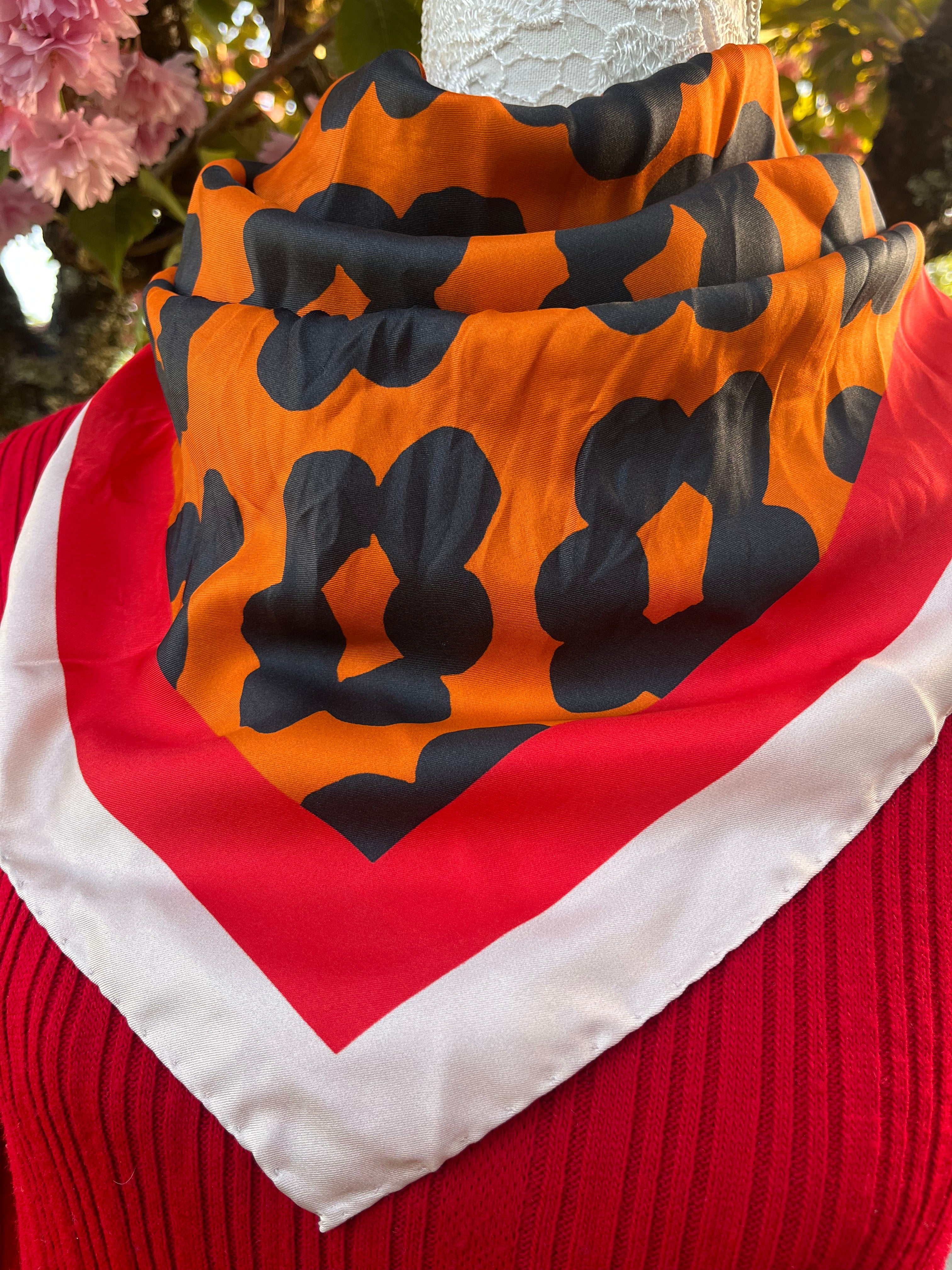 FOULARD 100% SOIE DE MURIER Léopard