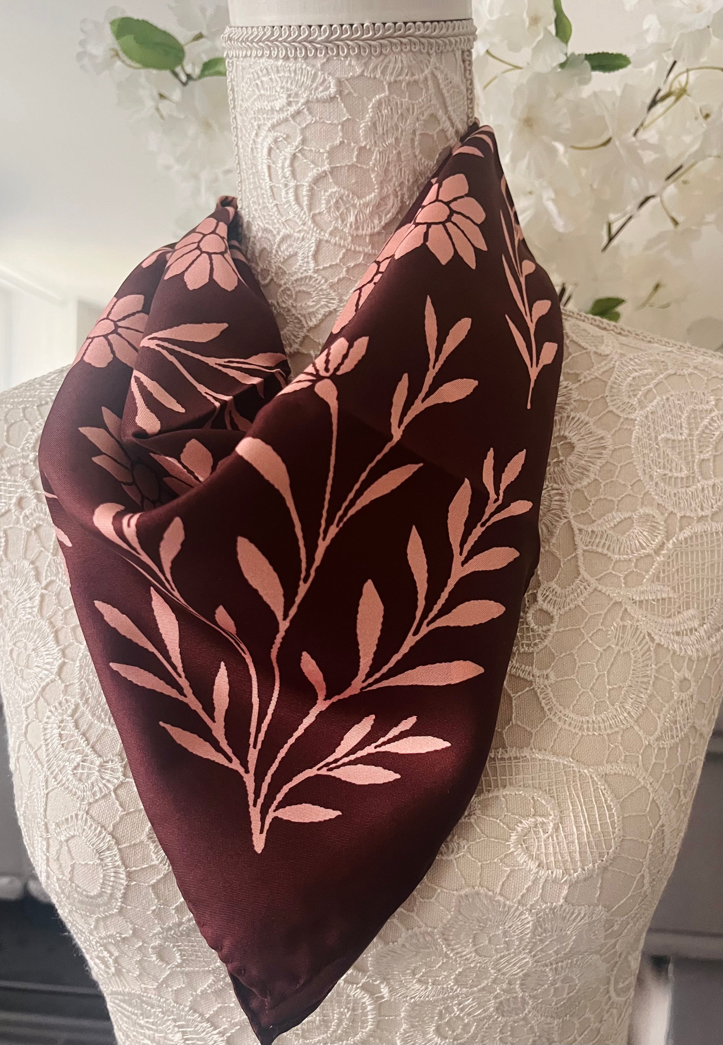 FOULARD 100% SOIE  DE MURIER Jardin d’Ambre