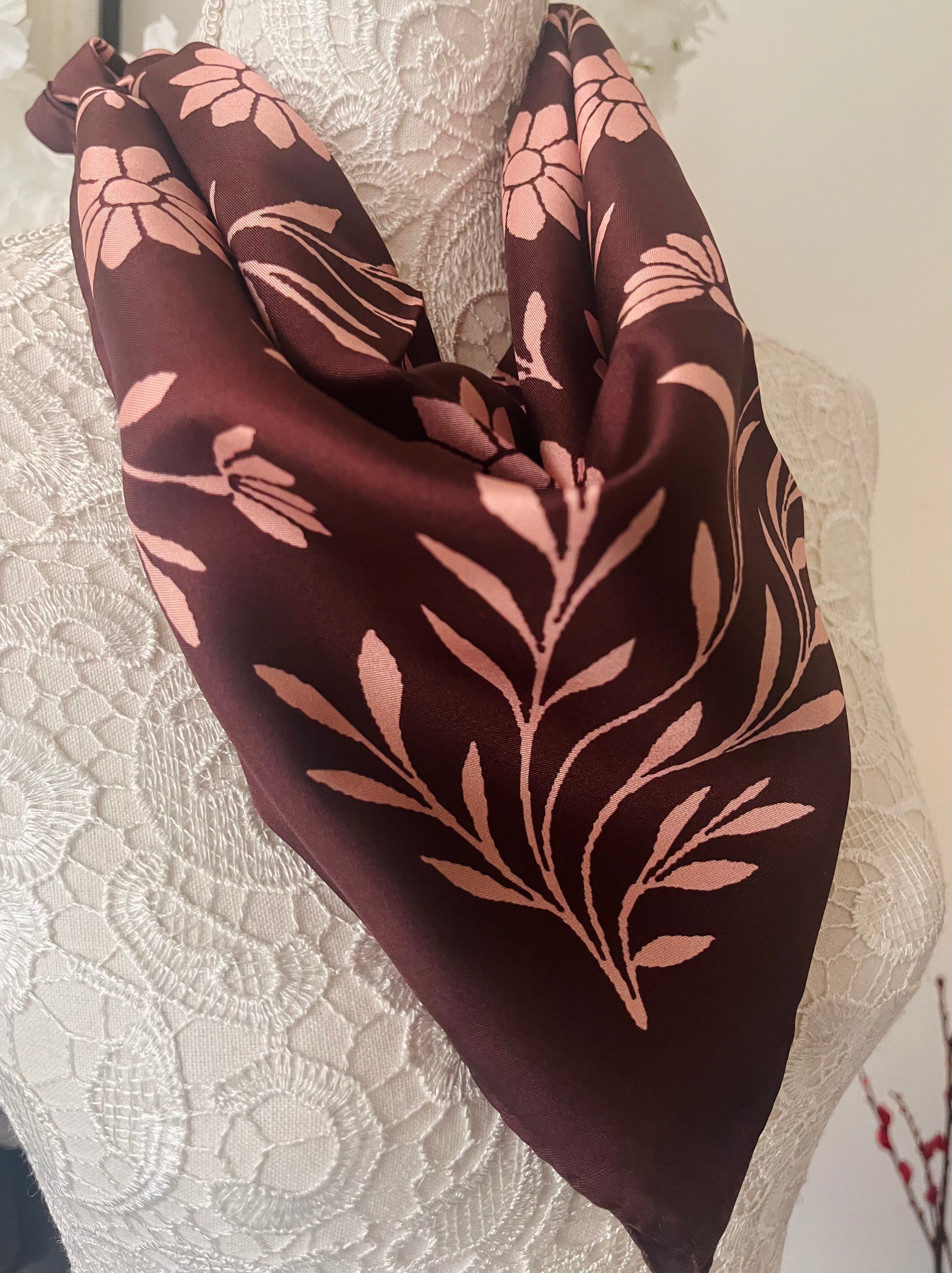 FOULARD 100% SOIE  DE MURIER Jardin d’Ambre